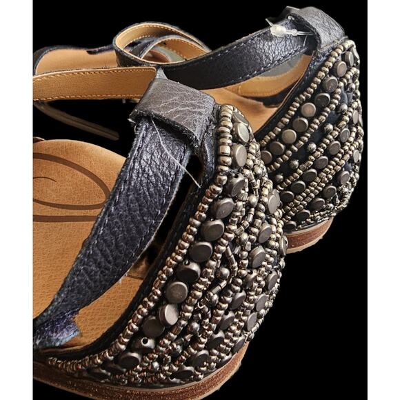 Aetrex Women's Navy Beaded Sandal Size 41 Pre-loved- Great Condition - Picture 7 of 9